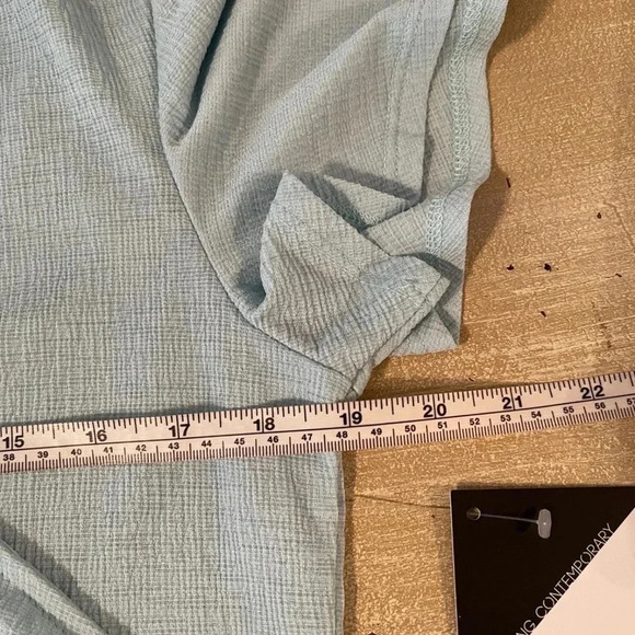 NWT’S. Paperoc faux wrap short sleeve top - Picture 4 of 8